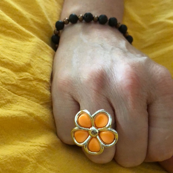 Several different colored flower rings!! - Picture 4 of 8